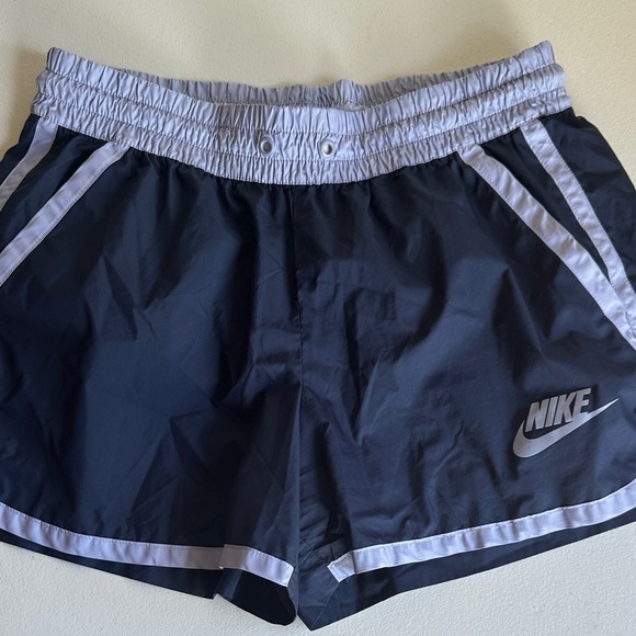 Nike Athletic Shorts Lightweight Performance - Picture 1 of 4